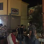 לינה וארוחת בוקר Villamereu 4*