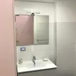 לינה וארוחת בוקר Villamereu 4*